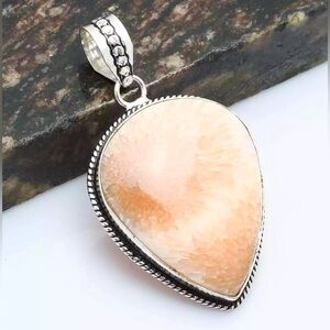 SCOLECITE PENDANT
